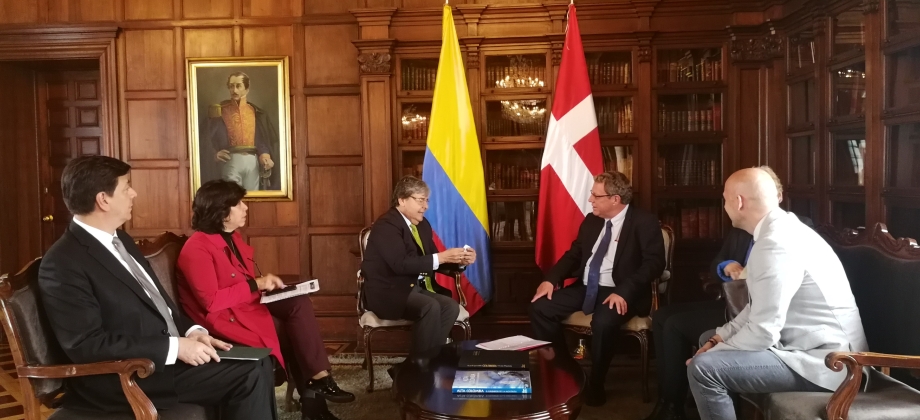 El Embajador de Dinamarca en Colombia presentó las copias de cartas credenciales al Canciller Carlos Holmes Trujillo