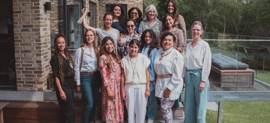El tejido artesanal de Isla Fuerte inspiró diálogo sobre diplomacia feminista en Copenhague