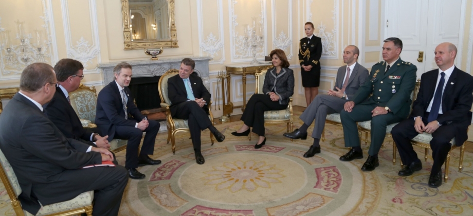 Presidente Santos y Canciller Holguín recibieron las Cartas Credenciales del Embajador de Dinamarca en Colombia