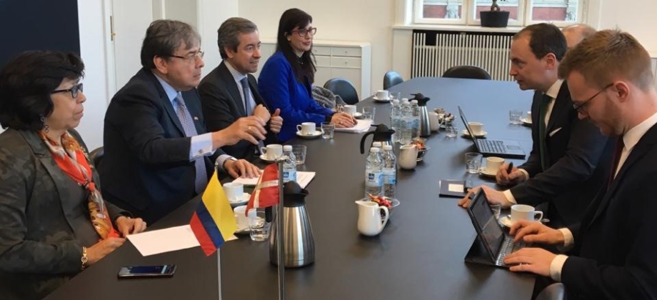 En reunión con el Ministro de Educación e Innovación de Dinamarca, Tommy Ahlers, el Canciller Carlos Holmes Trujillo promovió la cooperación en materia de industrias creativas