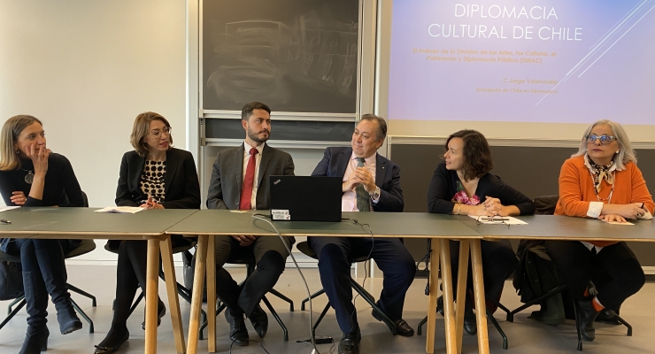 The Embassy of Colombia to the Kingdom of Denmark was pleased to participate in the Diplomatic Evening panel of the 10th Copenhagen Literature Festival together with the diplomatic representations of Argentina, Chile, Mexico, Spain and Portugal   